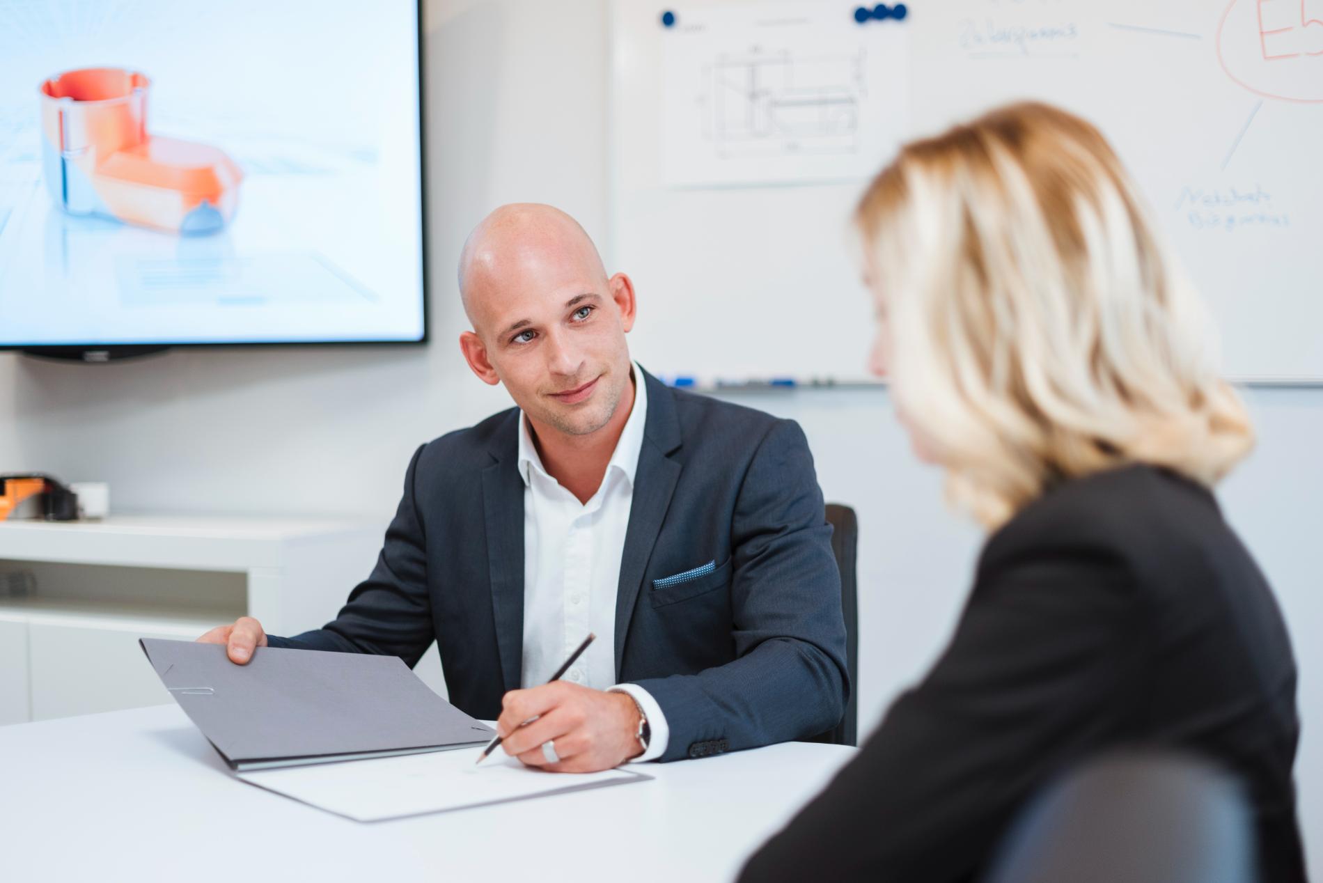 Discussing an ongoing evaluation arrangement